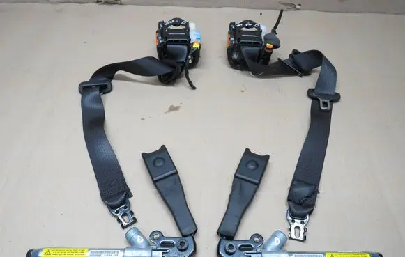 Opel Insignia A Front seatbelt 