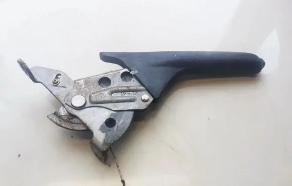 Mazda 323 Handbrake/parking brake lever assembly