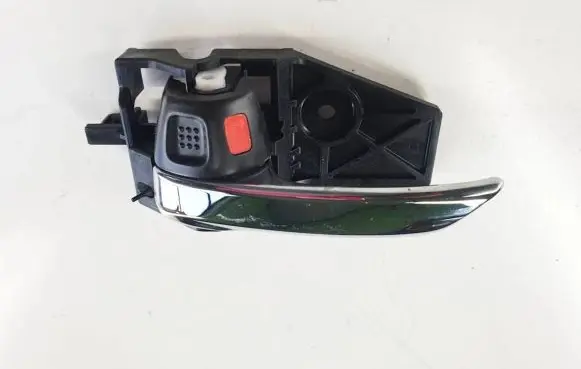 Suzuki SX4 S-Cross Rear door interior handle