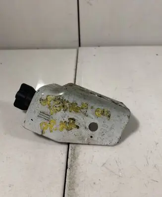 Opel Insignia A Front bumper mounting bracket