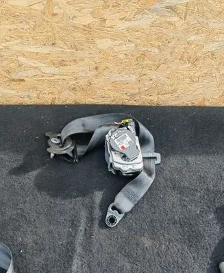 Jaguar XE Front seatbelt 629450500