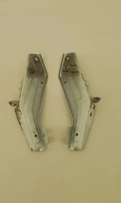 Renault Twingo III Fender mounting bracket 631429601R