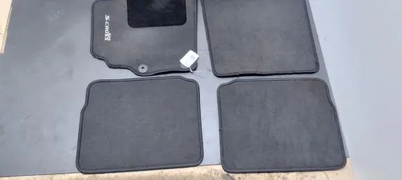 Suzuki SX4 S-Cross Car floor mat set 