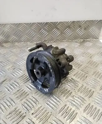 Toyota Avensis T250 Power steering pump