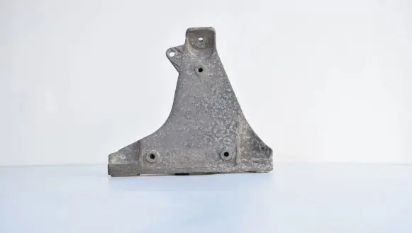Audi A4 S4 B5 8D Engine mounting bracket 8D0199308F