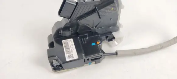 SsangYong Tivoli Front door lock 7121035000