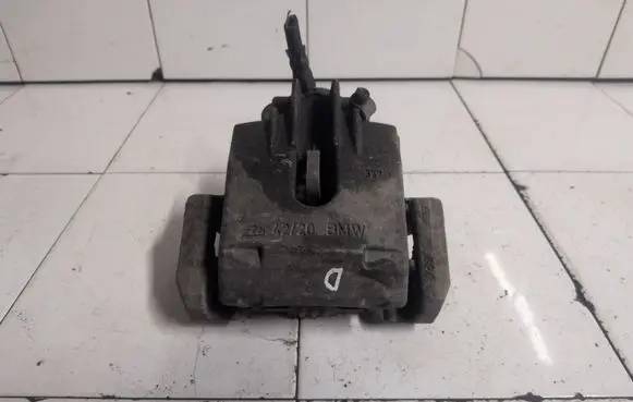 BMW 5 E60 E61 Rear brake caliper 4220BMW