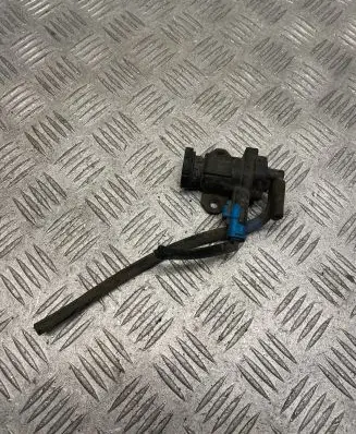Citroen Xsara Picasso Vacuum valve 9635704380
