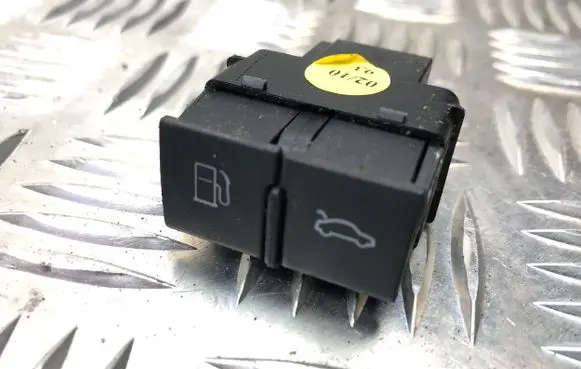 Audi TT TTS Mk2 Tailgate opening switch 8P0959833A