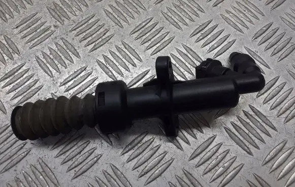 Peugeot 407 Clutch slave cylinder 