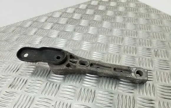 Seat Altea XL Engine mount bracket 3C0199855J