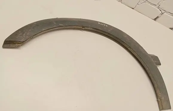 Volkswagen Golf III Front arch 1H0853717