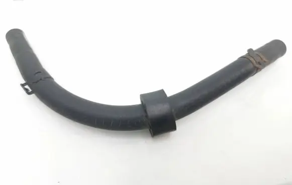 Mercedes-Benz B W245 Engine coolant pipe/hose 1077772