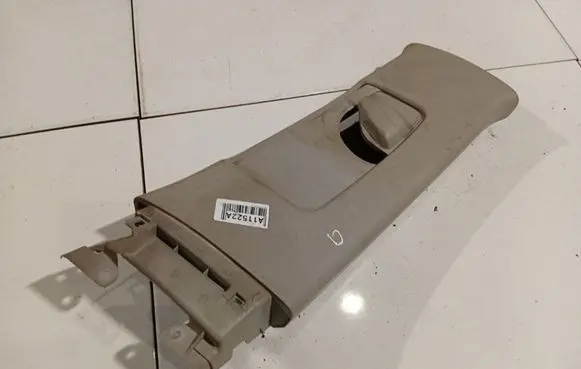 Toyota Auris 150 (B) pillar trim (top)