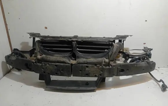 BMW 5 E60 E61 Radiator support slam panel bracket 7033696 13232811GE