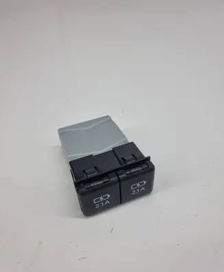 Toyota RAV 4 (XA50) USB socket connector 