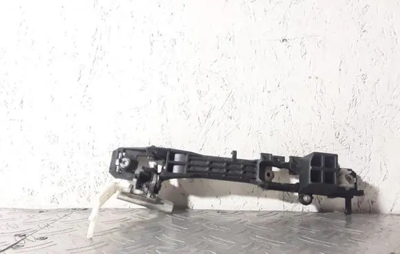 Rear door exterior handle/bracket