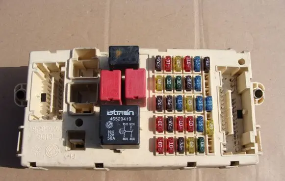 Fiat Punto (188) Fuse box set 46812235 46758963