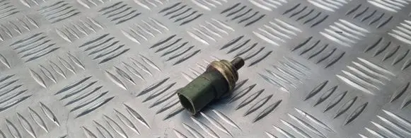 Volkswagen Golf IV Coolant temperature sensor 