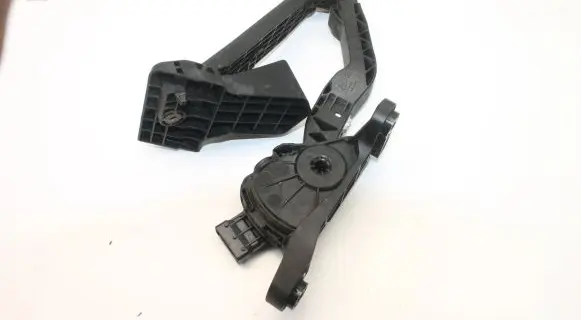 KIA Sorento Accelerator throttle pedal