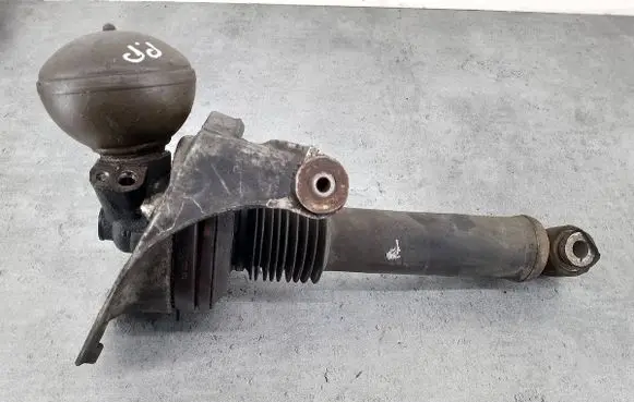 Front shock absorber/damper
