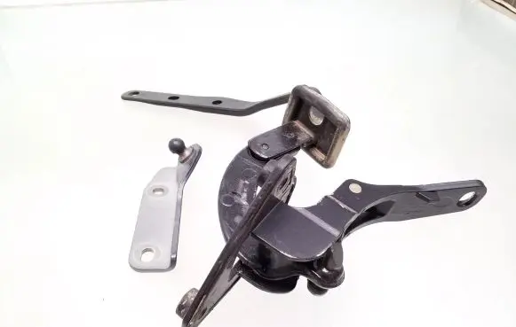 Volvo V70 Tailgate/trunk/boot hinge 8645157 9483033