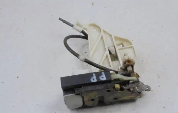 Opel Sintra Front door lock