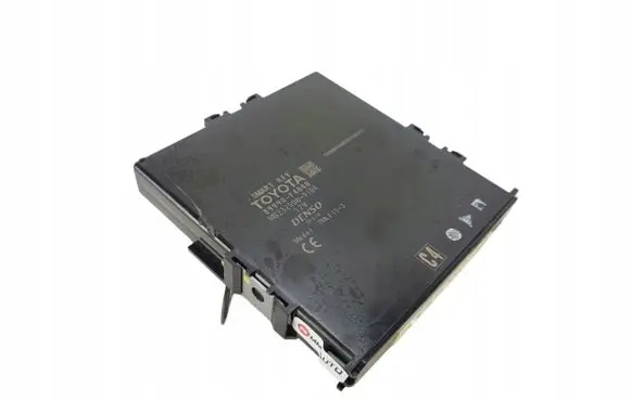 Toyota Avensis T220 Trunk lid opening control unit 89990-F4040