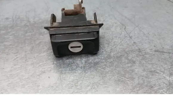 Volkswagen Polo II 86C 2F Tailgate/trunk/boot lock/catch/latch 