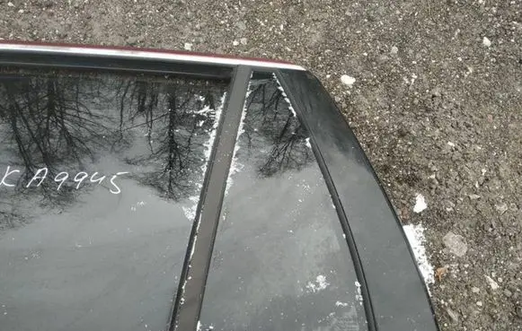 Volvo XC90 Rear vent window glass as3