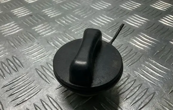 Nissan Cube Z12 Fuel tank filler cap
