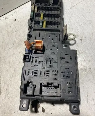 Volvo S60 Fuse box set 518828108