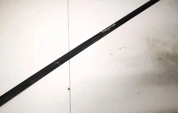 Front door glass trim molding