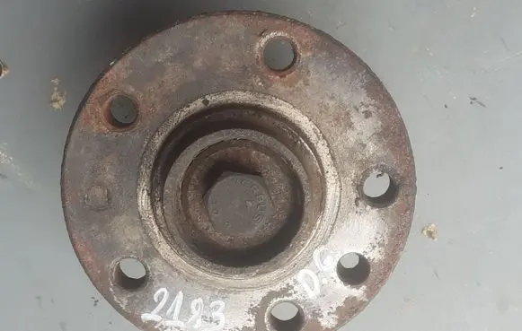 Volkswagen Sharan Rear wheel hub 7M0501655D