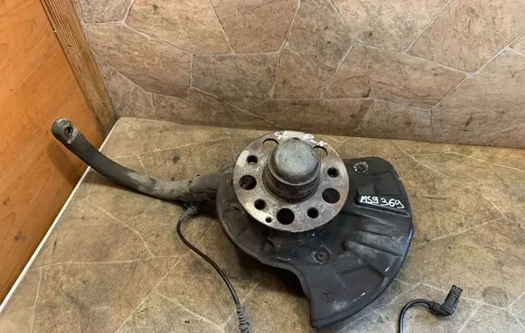 Mercedes-Benz SL R230 Front wheel hub 