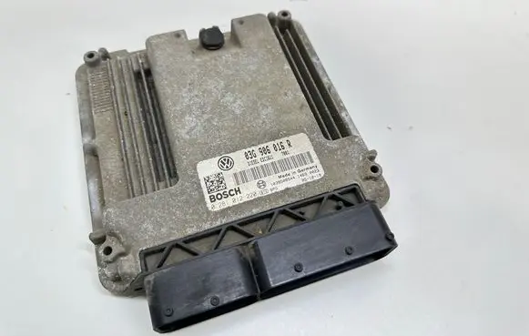 Volkswagen Golf Plus Engine control unit/module 03G906016R 1039S08544 0281012220