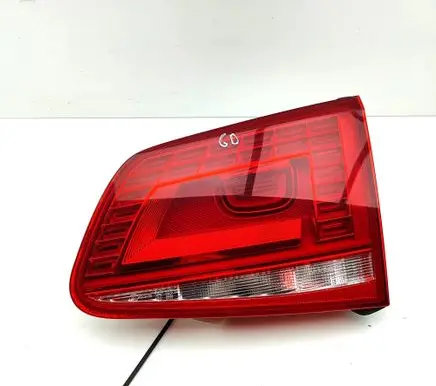 Volkswagen Touareg II Tailgate rear/tail lights 7P6945308