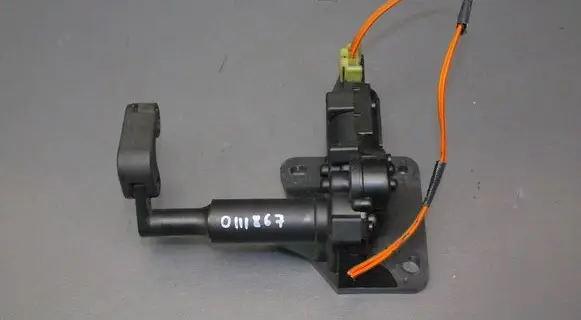Chrysler Voyager Vent window/glass motor 04717606AB