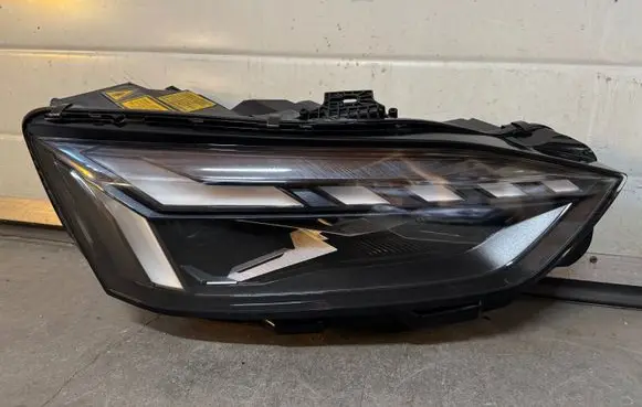 Audi A5 Headlight/headlamp 8W6941086D