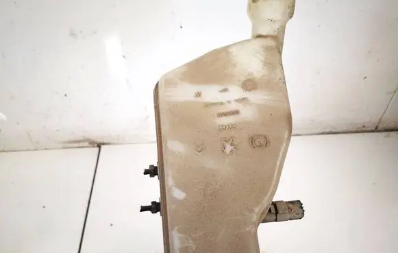 Brake fluid reservoir