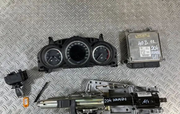 Mercedes-Benz C W204 Engine ECU kit and lock set A6519007500