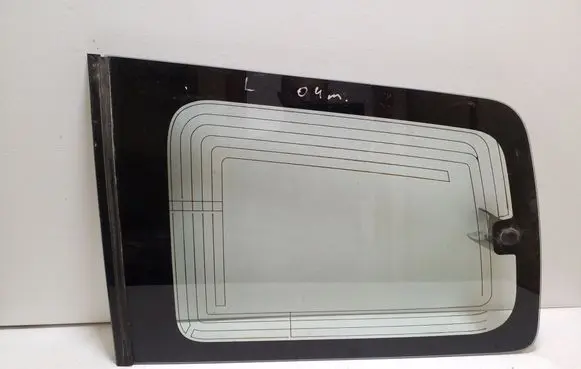 Mitsubishi Pajero Rear side window