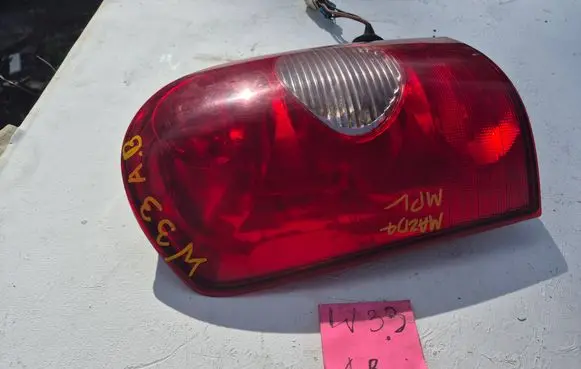 Mazda MPV II LW Rear/tail lights 1212123