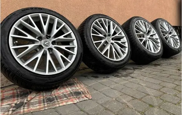 Lexus IS-F R18 alloy rim 