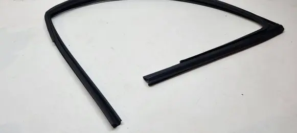 KIA Niro Rubber seal front door window/glass 82540AT000