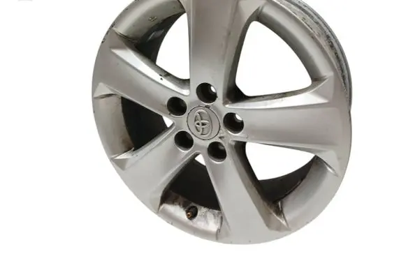 Toyota RAV 4 (XA40) R17 alloy rim 