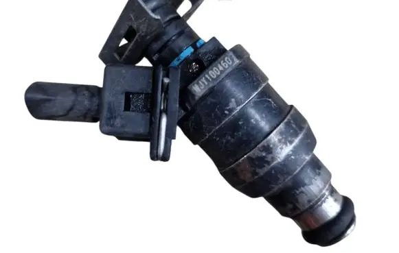 Land Rover Freelander Fuel injector MJY100460
