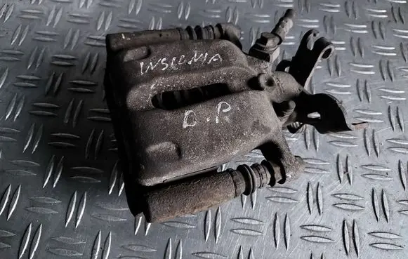 Opel Insignia A Rear brake caliper