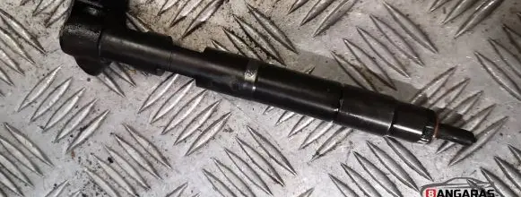 Mercedes-Benz C W204 Fuel injector 28348371