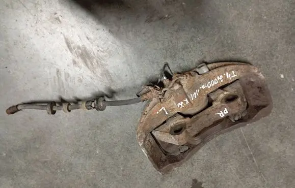 Front brake caliper